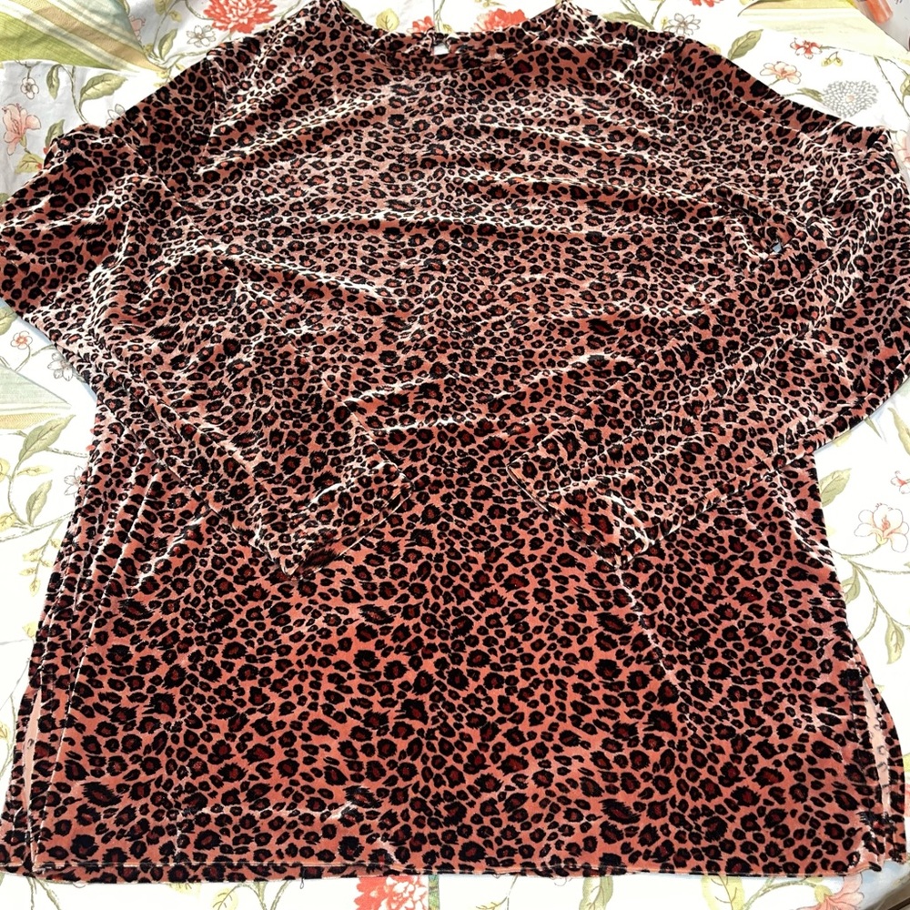 Sag Harbor Leopard Crushed Velvet Long Sleeve Top
